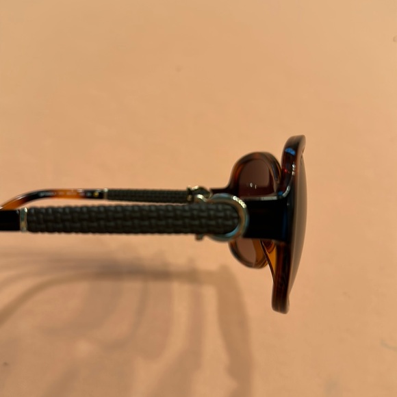 New Salvatore Feragamo sunglasses. Brown - Picture 5 of 6